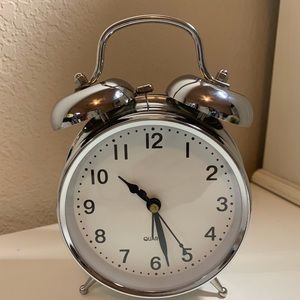 Quartz Analog Loud Twinbell Bedside Alarm Clock